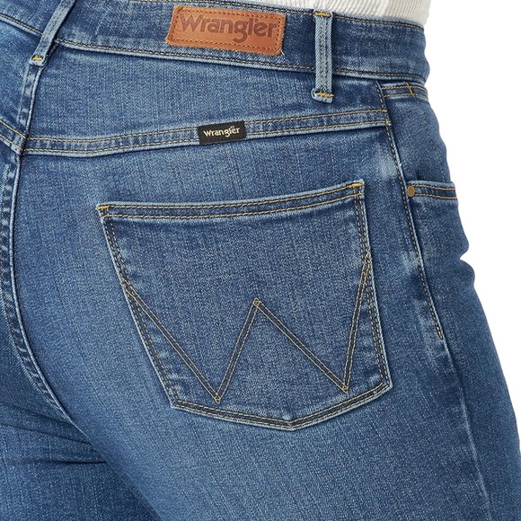 NWT Wrangler High Rise Unforgettable Skinny Jeans for Women - Picture 2 of 6
